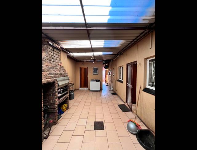 3 BEDROOM PROPERTY TO RENT IN DORANDIA